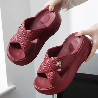 WOMEN'S SLIPPERS WITH THICK SOLES,